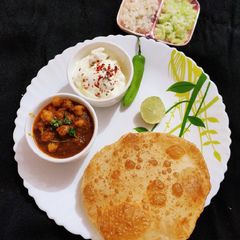 A picture of Chole Bhature.