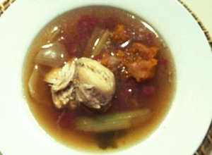 Una foto de Caldo Bobo de Pollo y Calabaza