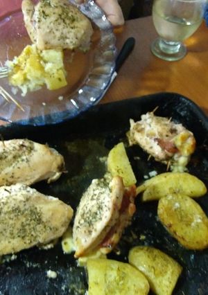 Una foto de Supremas rellenas con papas al horno