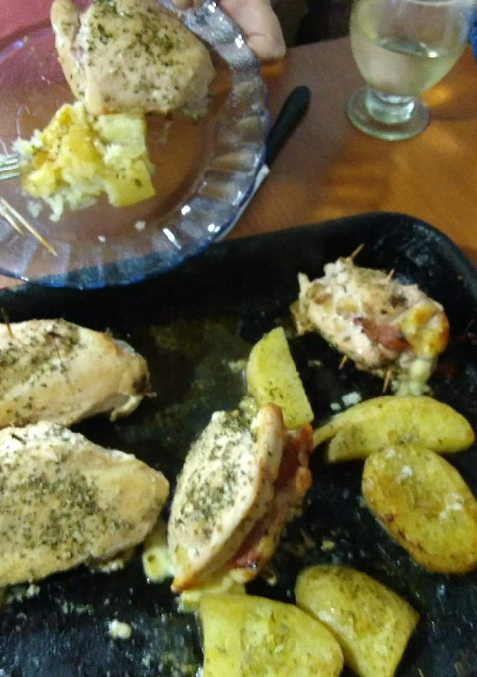 Una foto de Supremas rellenas con papas al horno