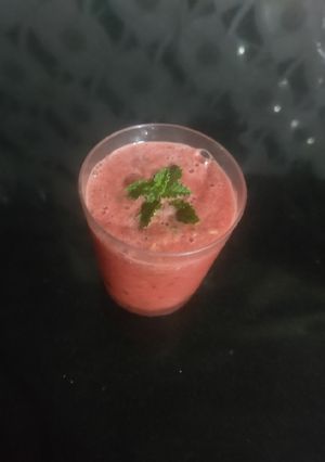 વોટરમેલન મોજીટો રેસીપી મુખ્ય ફોટો