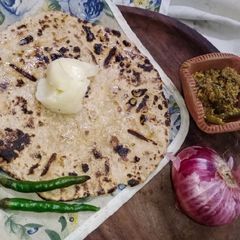 A picture of Jowar tikada.