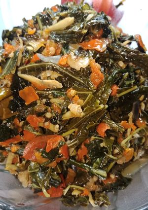Foto resep Tumis Daun Singkong Teri Pedas