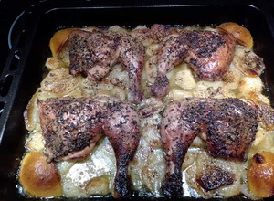 Foto principal de Contramuslo de pollo al horno con patatas