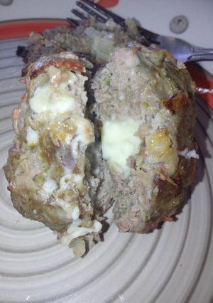 Una foto de Hamburguesas caseras con queso cremoso!!