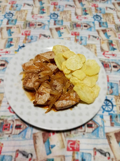 Una foto de Atún encebollado