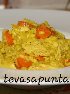 Una foto de Arroz con pollo y zanahorias 🍗🥕🥕