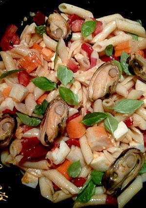 Una foto de Ensalada de pasta con mejillones
