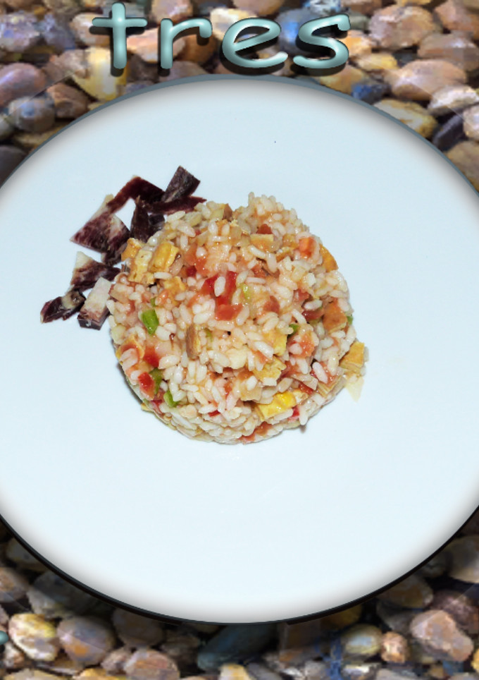 Una foto de Arroz tres delicias