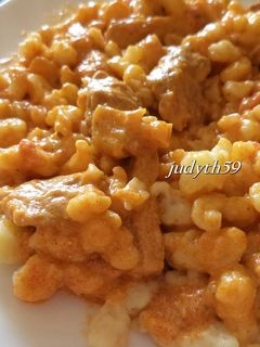 Csikós tokány, hagymás nokedlivel recept fotója