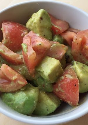 A picture of Five-minute salad with avocado & tomato.