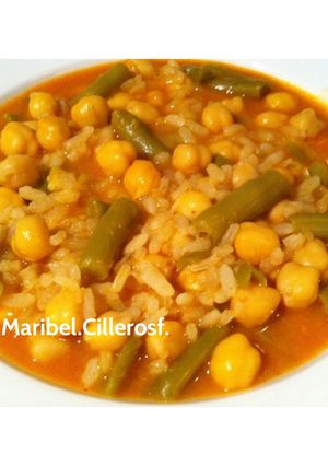 Foto principal de Garbanzos con arroz y judías verdes