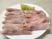 Una foto de surimi sushi