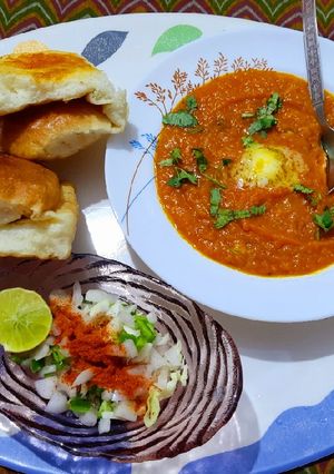 ભાજીપાવ (Bhajipav Recipe In Gujarati) રેસીપી મુખ્ય ફોટો