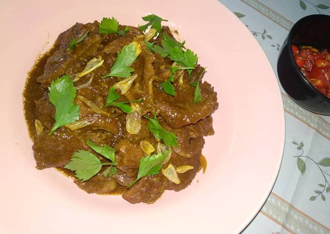 Semur Daging dengan Sambal Rajang