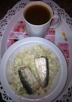 A picture of Salad and tea.
