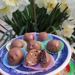 A picture of Nut&Honey chocolate.