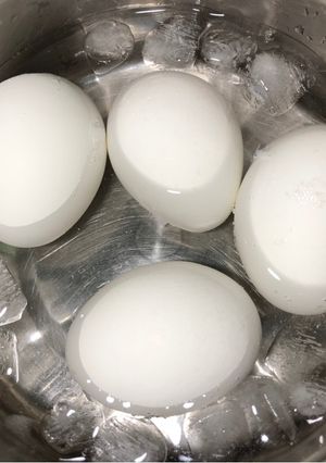 A picture of Quick-Boiled Eggs in an Electric Kettle.