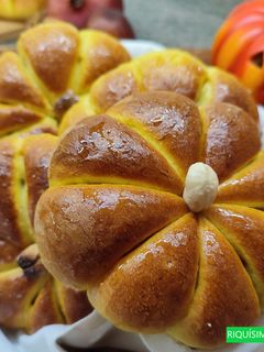 Una foto de Bollos de calabaza rellenos de cabello de Ángel para Halloween