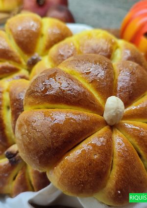 Una foto de Bollos de calabaza rellenos de cabello de Ángel para Halloween