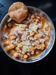 आलू टिक्की चाट (aloo tikki chaat recipe in Hindi) रेसिपी मुख्य फोटो