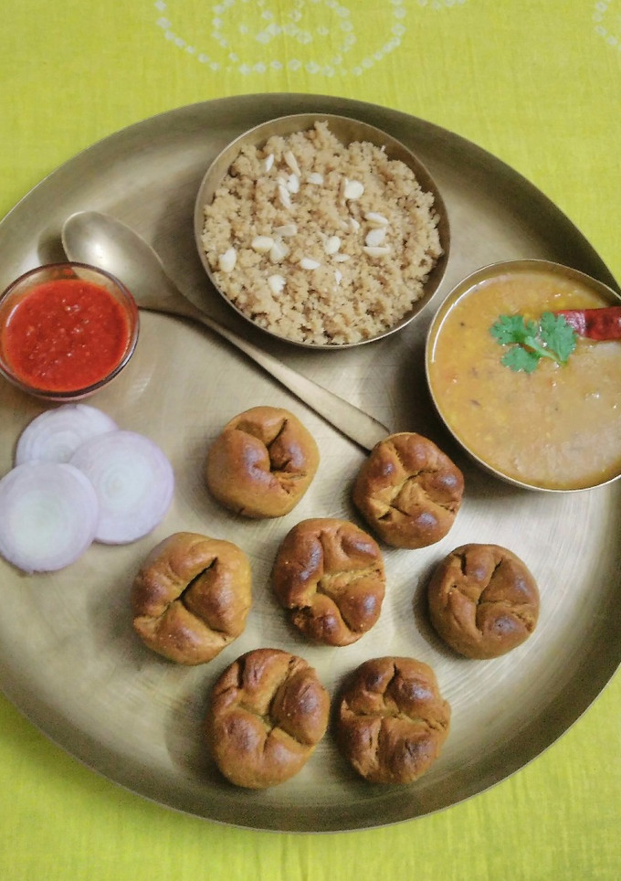 દાલ બાટી અને ચુરમા રેસીપી મુખ્ય ફોટો