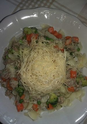 Zöldséges húsos tészta recept fotója