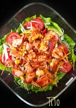 Hình của món Salad cá hồi trộn sốt cam.