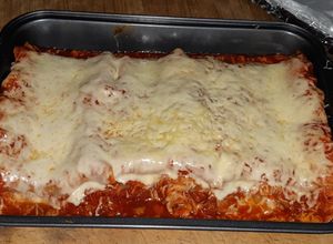 Una foto de Lasagna bolognesa, cena navideña 2020