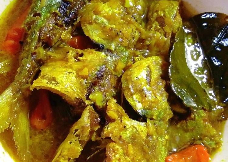 Selar bumbu kuning