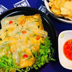 A picture of Shrimp and Tofu Rice-Paper Fry.
