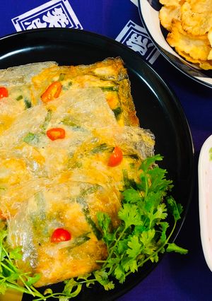 A picture of Shrimp and Tofu Rice-Paper Fry.