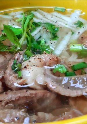 Hình của món Gân bò nấu mì Chũ.