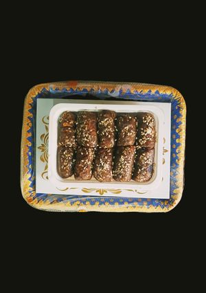 A picture of Dates Almond Roll.