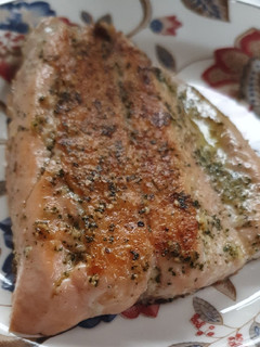Una foto de Salmón a la plancha