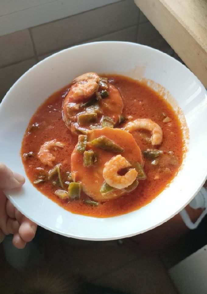 Una foto de Merluza con tomate