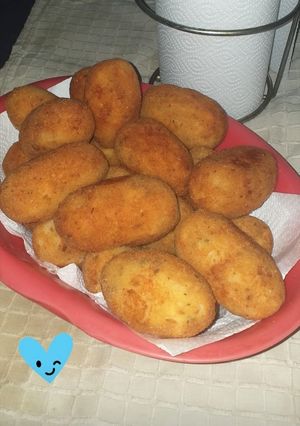 Una foto de Croquetas de arroz y puré de papa rellenas ❣😊