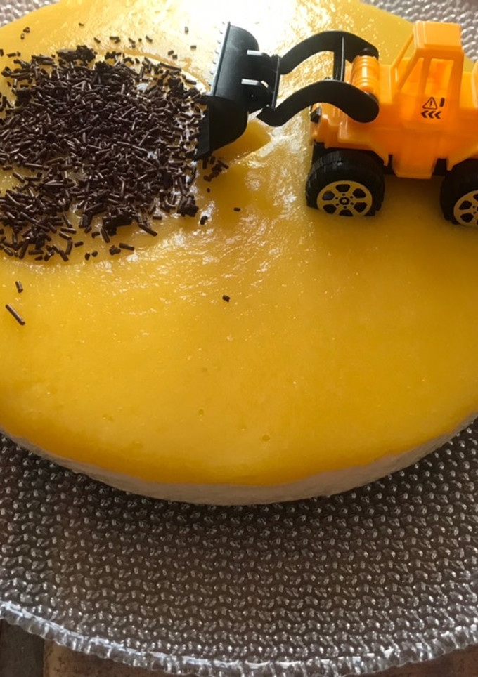 Una foto de Semifrío de queso y mango 🥭