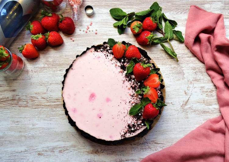 Cheesecake de fresas y galletas oreo