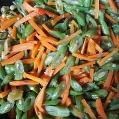 A picture of Tumis buncis, wortel anti ribet.