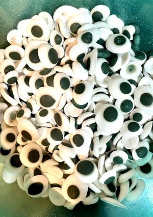 A picture of Candy Eyes (Made from Royal Icing) 👀.
