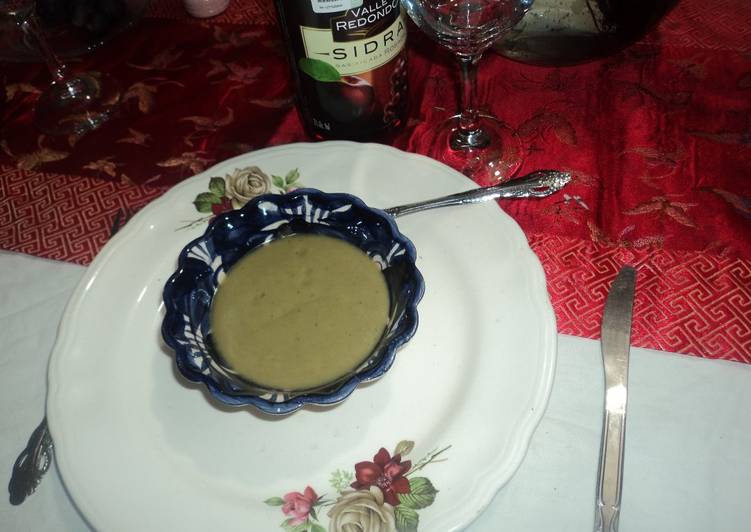 Crema de aguacate y melón con menta, tequila y la hierba santa las Correa