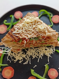 ચીઝ ટોસ્ટ સેન્ડવીચ (cheese Toast sandwich recipe in Gujarati) રેસીપી મુખ્ય ફોટો
