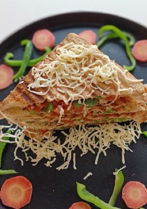ચીઝ ટોસ્ટ સેન્ડવીચ (cheese Toast sandwich recipe in Gujarati) રેસીપી મુખ્ય ફોટો