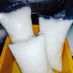 A picture of Lontong.