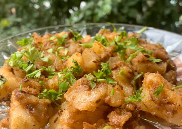 Recipe of Homemade Ghee aloo jeera roast with anardana powder