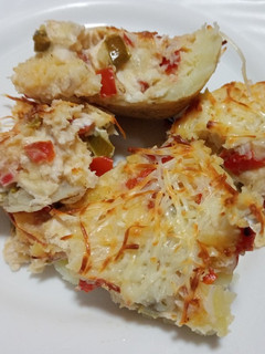 Una foto de Patatas rellenas con pollo y pimientos