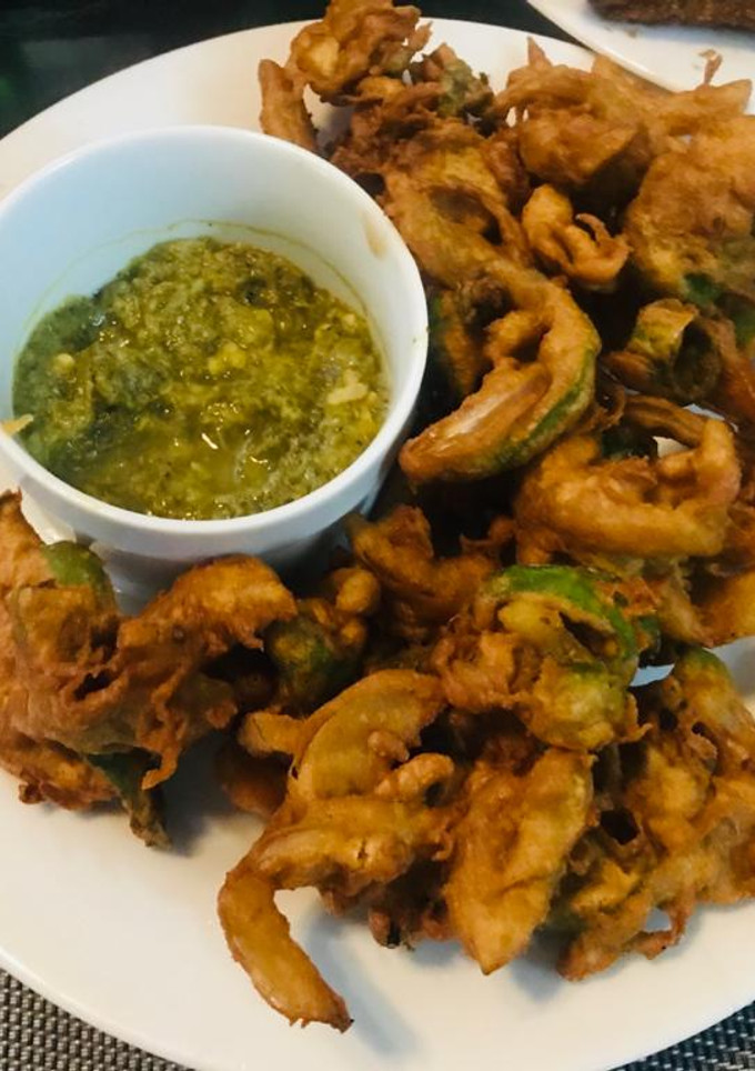 A picture of Palak Pakoray.