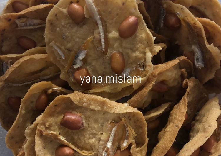 Steps to Prepare Homemade Crispy Rempeyek