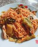 Mì xào dưa chua cay